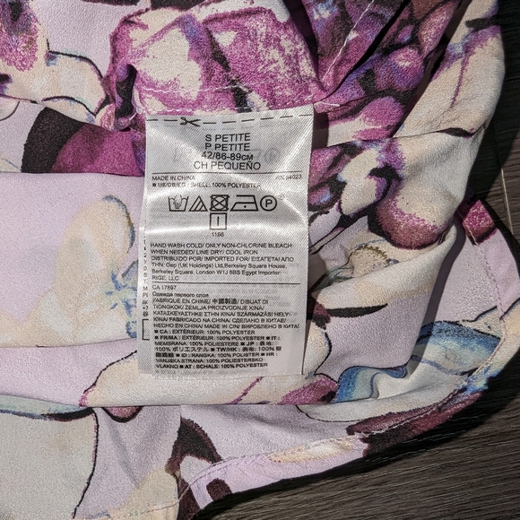 Banana Republic Floral Blouse - Picture 2 of 6